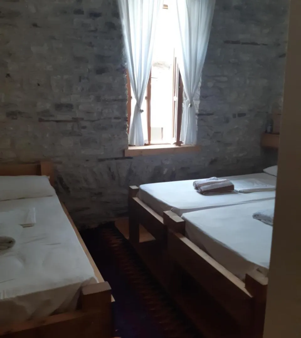 Guest House And Hostel Hani I Fisnikut Gjirokaster Albania